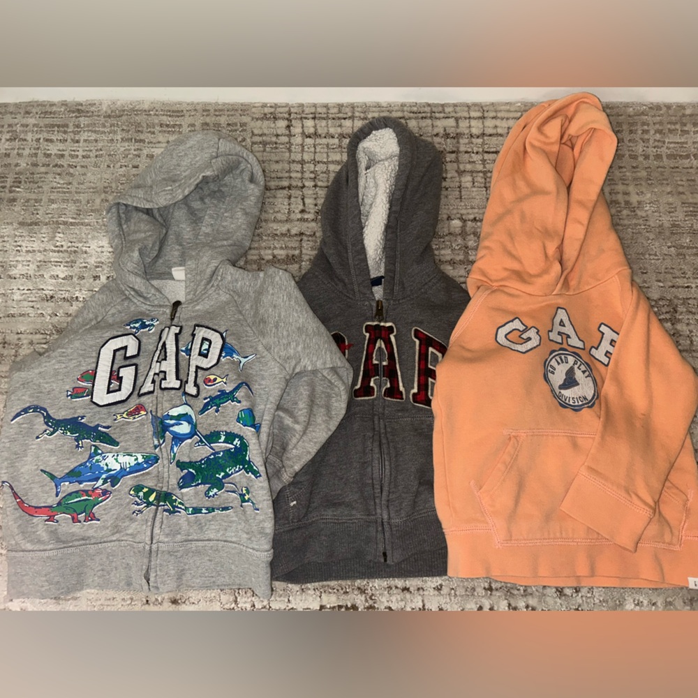 Size 3T and 2T in the middle. All 3 for $25
